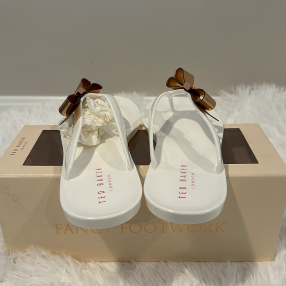 NWT- Ted Baker White Suszie Flip Flop- Size 8 US/ 39 EU - Picture 6 of 8